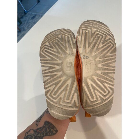 Ugg Slip Ons Sz 5 Orange - Picture 10 of 10